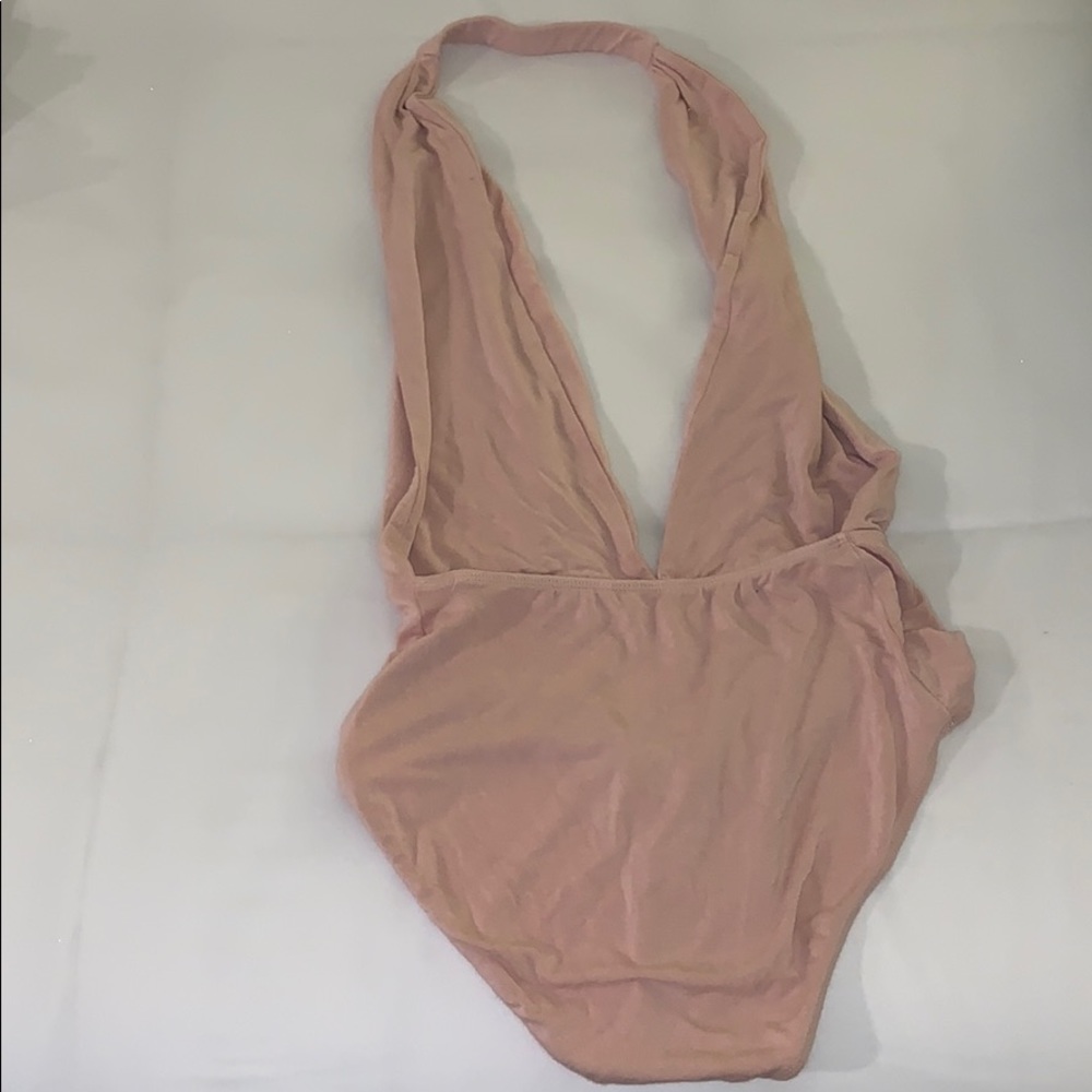 Pink low cut backless bodysuit - Picture 5 of 5